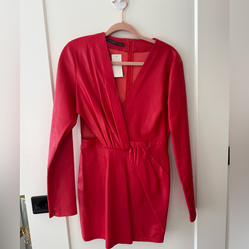 New with tags ✨ Red leather dress ❤️ Size S/M 🙌🏻